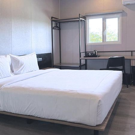 Conjioo Hotel Sumbawa Managed By Mhm Maluk Exteriör bild